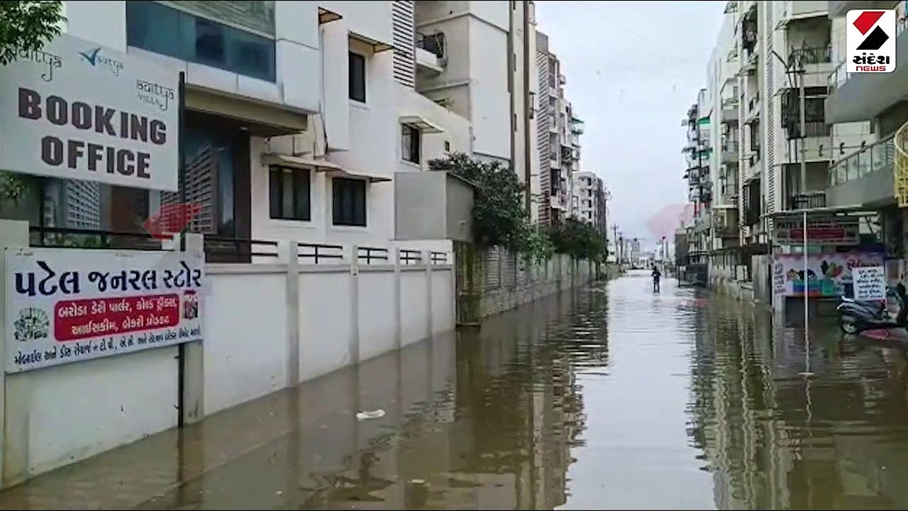 વડોદરાના વાઘોડિયા રોડ પર 7 દિવસે પાણી ન ઓસરતાં,રહીશોને બિમાર પડવાની ભીતિ