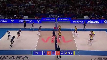 La schiacciata dell'azzurra Egonu entra nella storia