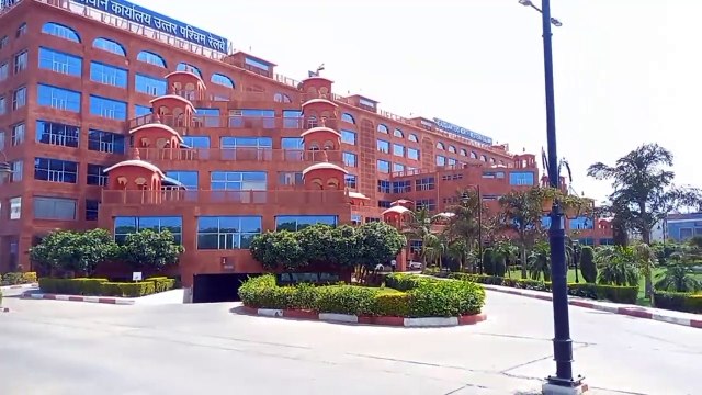 ग्रामीणों ने रेलवे ट्रेक पर शुरू किया आंदोलन, राजस्थन से गुजरने वाली 3 ट्रेन आंशिक रद्द
