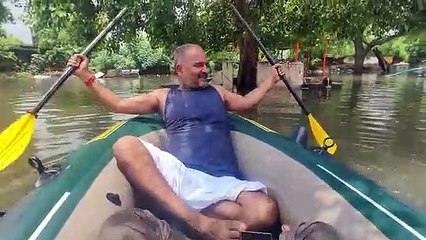 तेज बरसात में डूबा फतेहपुर, फिर चली नावें, ठप्प हुआ जनजीवन