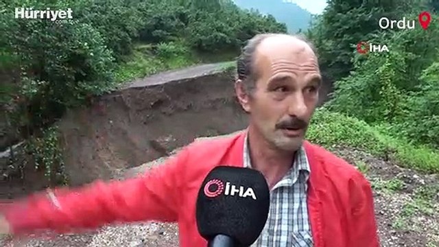 Ordu'da heyelan nedeniyle mahallesine ulaşım kapandı, ölümü göze alıp dereden geçti
