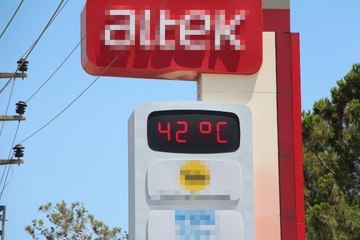 ADANA'DA TERMOMETRELER 42 DERECE; TEHLİKEYE RAĞMEN SULAMA KANALINA GİRDİLER