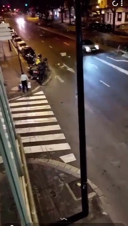 Des policiers gazent sans raison un SDF dans la rue au Bourget