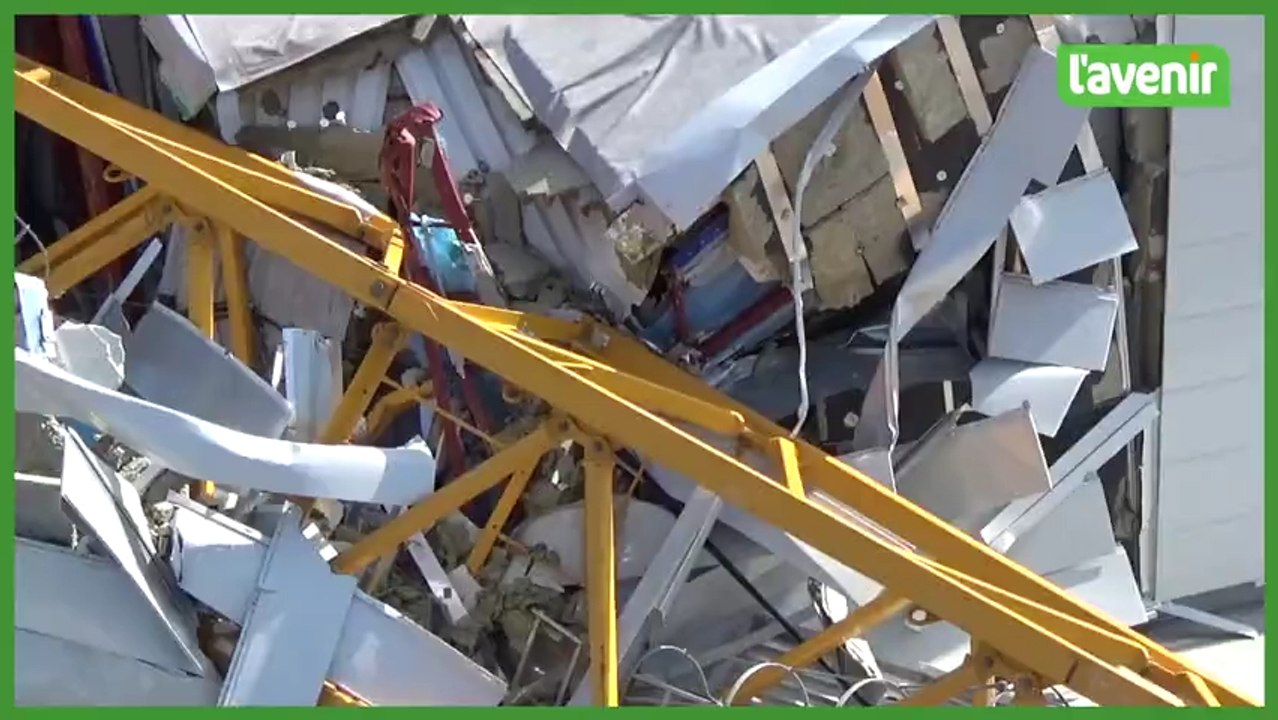 Spectaculaire démontage de la grue du CHwapi