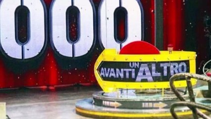 “La posizione perfetta” Avanti un altro, i due protagonisti senza pudore la platea sconvolta