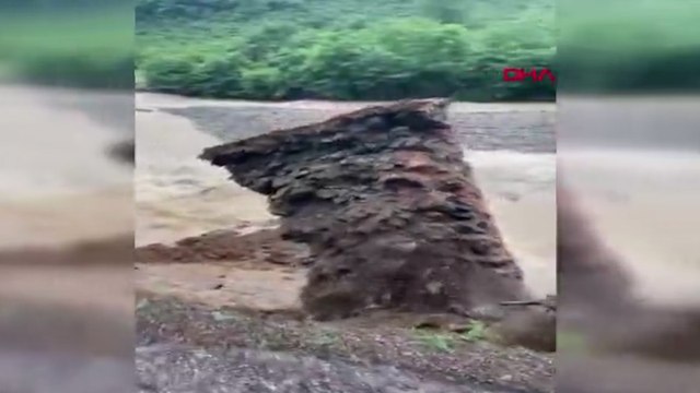 Ordu'da heyelan anı kamerada