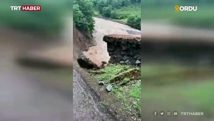 Ordu'da sağanak sonrası istinat duvarı çöktü