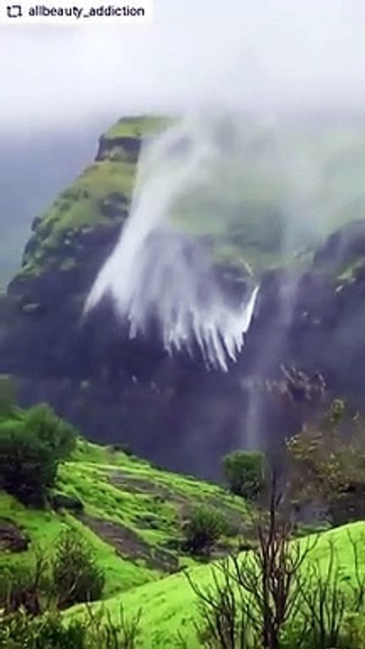 Descubren en Colombia una cascada donde el agua va hacía arriba y se pierde entre las nubes