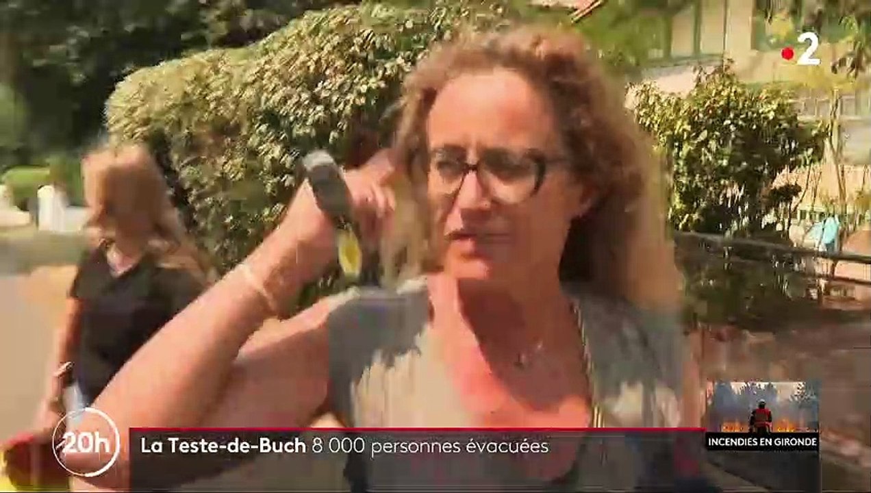 Incendies en Gironde - Les images de l'évacuation en urgence des vacanciers sur la plage de la Teste-de-Buch, alors que le feu approche