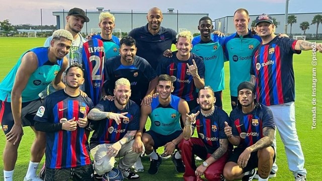 ¡El partido de las estrellas! Artistas latinos jugaron contra leyendas del FC Barcelona