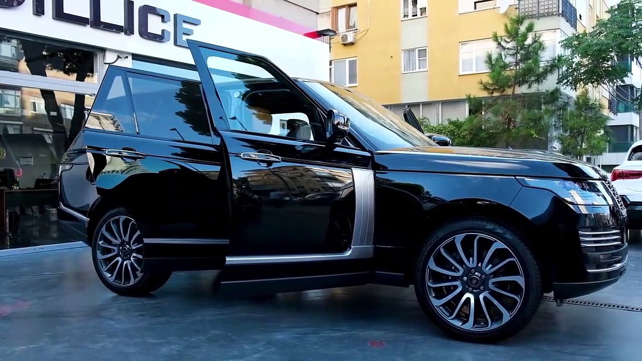 2020 Land Rover Range Rover - Luxury Large SUV!