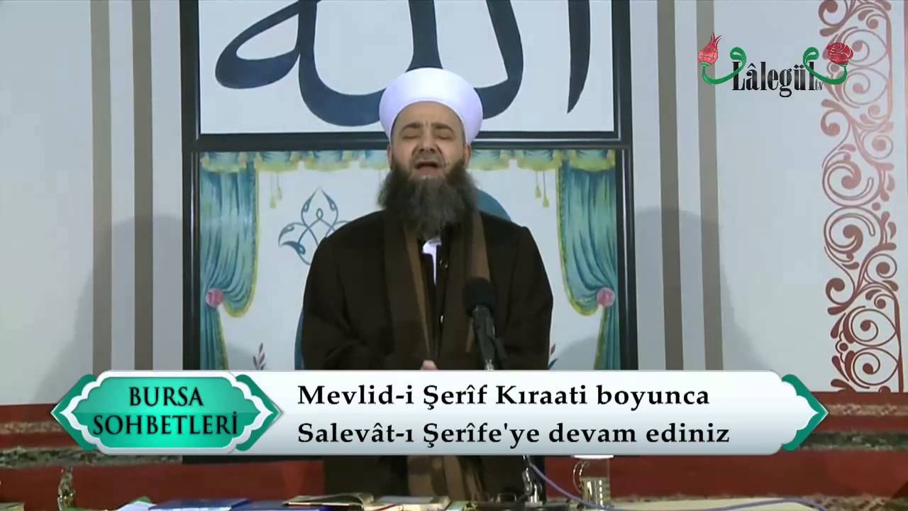 Mevlid-i Şerîf okunurken,  Rasûlüllâh Sallâllâhu Aleyhi ve Sellem 'i Selâmlama ânı