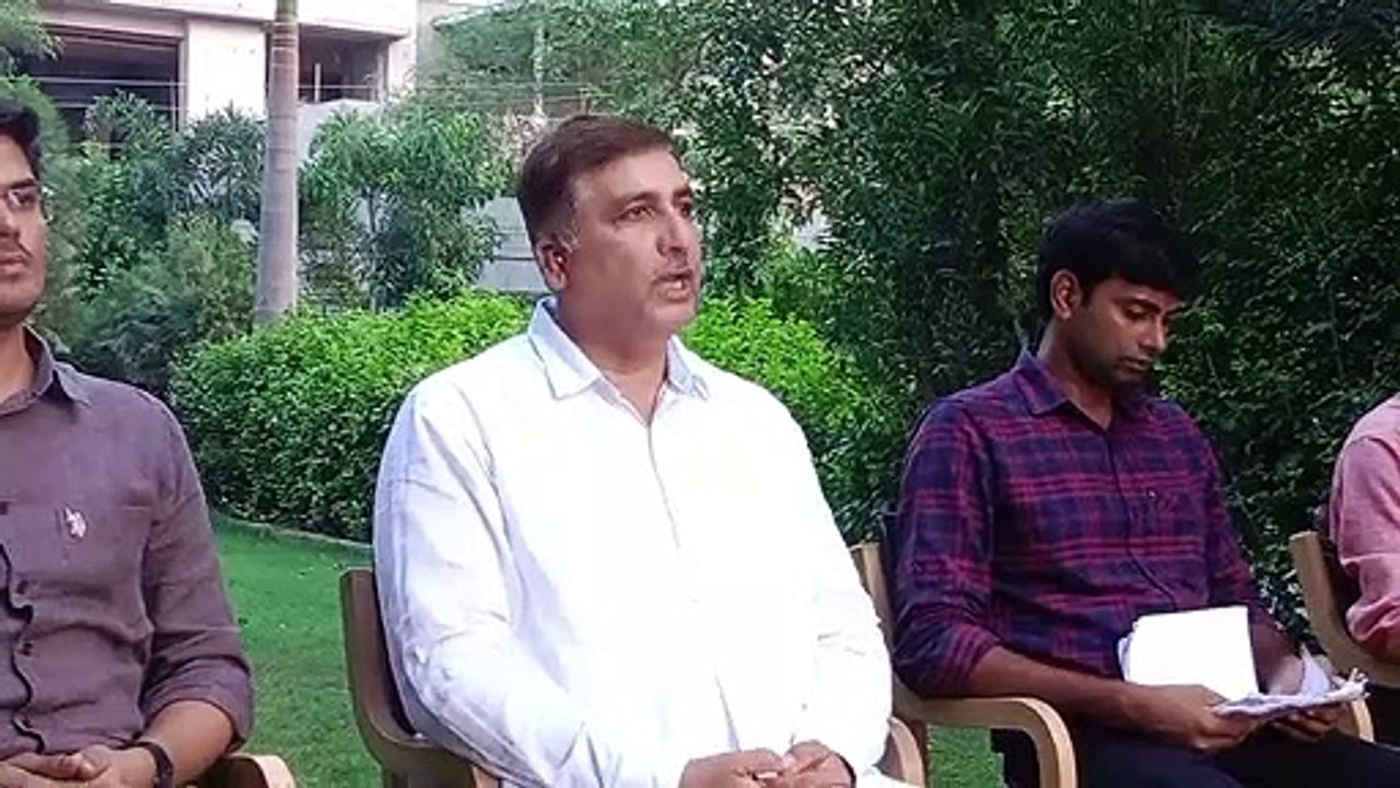 इस बड़े मुद्दे पर अपनी ही सरकार के खिलाफ पूर्व...
