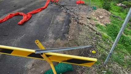 Major landslip at Beach Road, Wangi Wangi