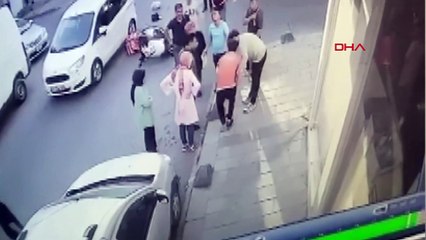 Trafik kazası sonrası tekme ve yumruklar havada uçuştu