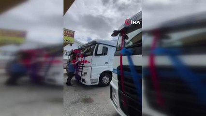 Tır şoförü damadın düğün konvoyu da tırlardan oluştu