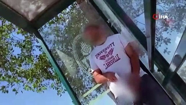 Durakta kadına cinsel organını gösteren teşhirci FETÖ'cü eski polis çıktı