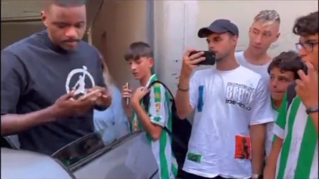 Es el vídeo del día: maravilloso esto de William Carvalho con esta fan bética