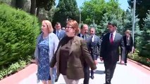 Bakan Yanık, Haydar Aliyev'in kabri ile Şehitler Mezarlığı ve Türk Şehitliği Anıtı'nı ziyaret etti