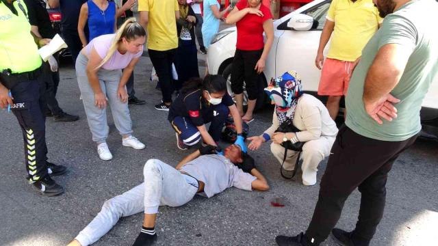 Çarpmanın şiddetiyle parçalanan motosiklet sürücüsü, kask sayesinde hayata tutundu