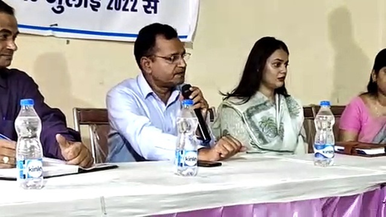 'यह रामदेवरा मेला नहीं है, सामान नहीं बेच रहे हो, प्रचार प्रसार करो और लोगों को लाभ दो'
