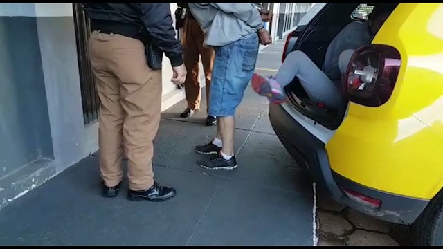 Jovens são detidos pela Polícia Militar com motocicleta furtada