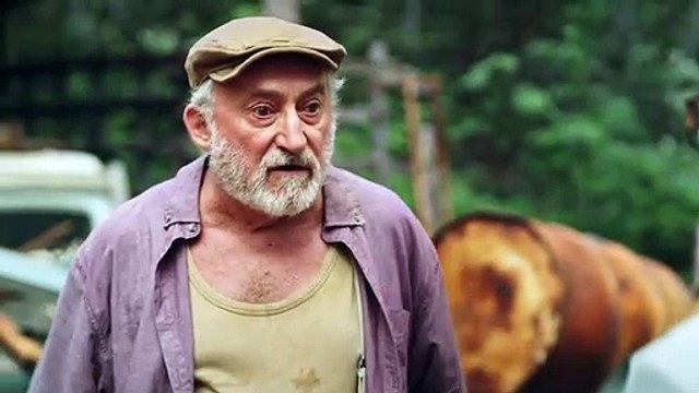 Plus Belle la Vie - Ariane piège le voisin d'Eric et Simon