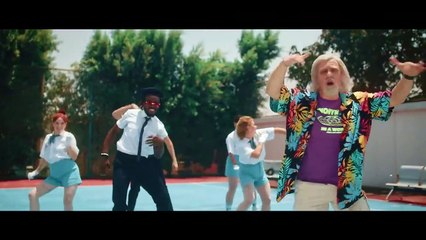 عباس أبو الحسن ضيف شرف مطرب التراب شاهين فى أغنيته سترة