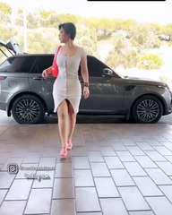 شمس الكويتية تستعرض قوامها بإطلالة جريئة