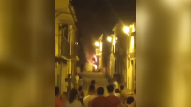 Queman varias viviendas tras una manifestación en repulsa por la muerte de un joven en Jaén