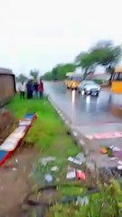 मुंबई से सांचौर आ रही बस यहां पलटी, एक गंभीर घायल