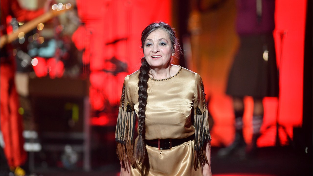 GALA VIDÉO - Catherine Ringer au coeur d’une manifestation : cette cause qu’elle défend de tout son cœur