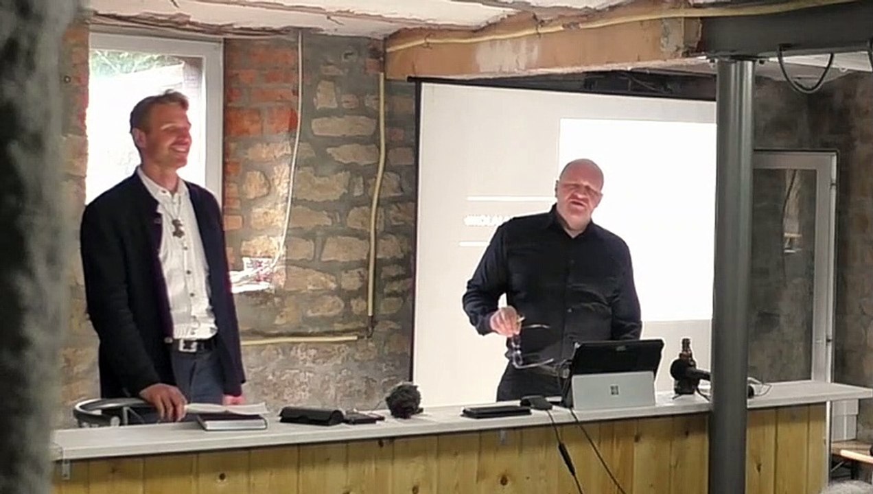 # Volkslehrer : 10 Fragen an Volkslehrer Nikolai Nerling beim Thing der Titanen