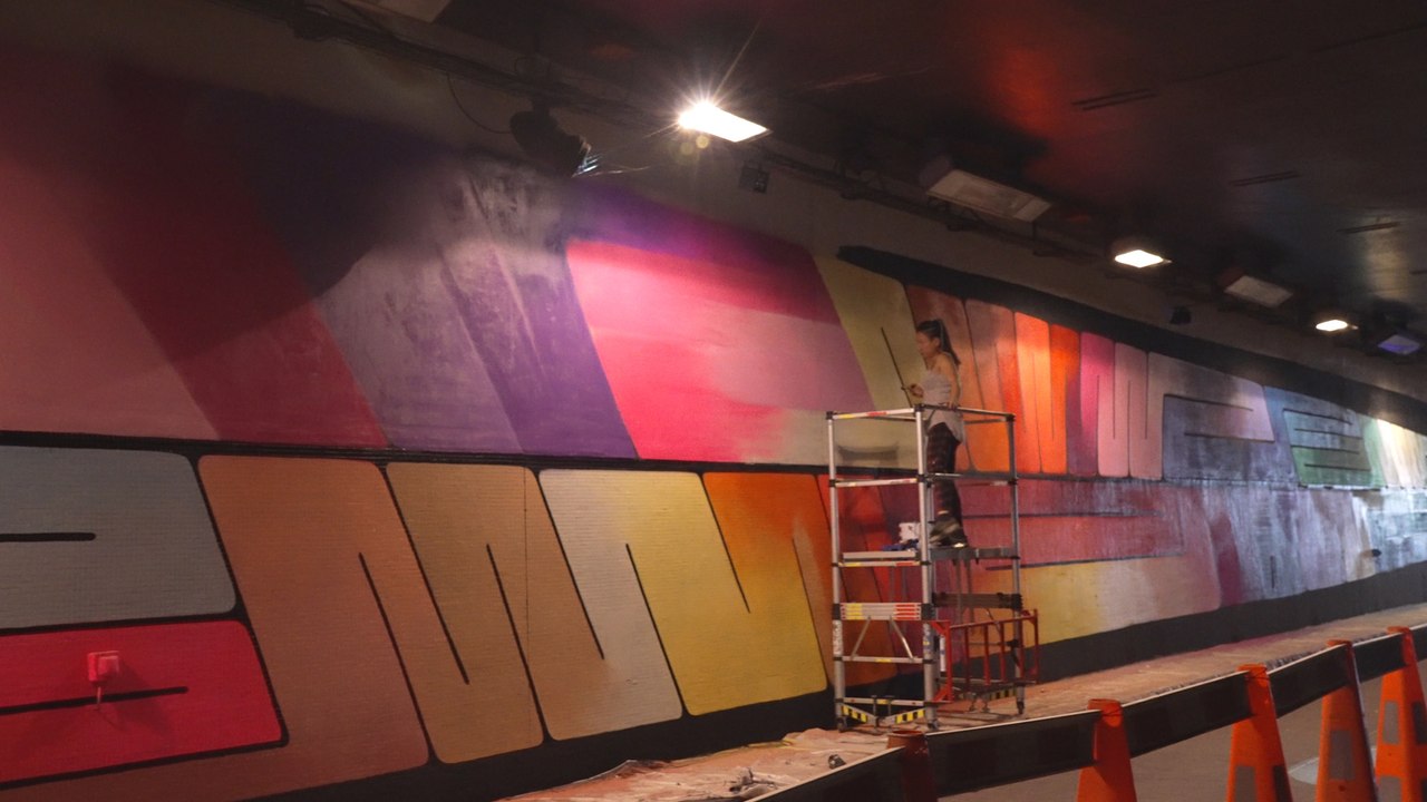 Paris : le tunnel des Tuileries transformé en galerie d'art par des artistes