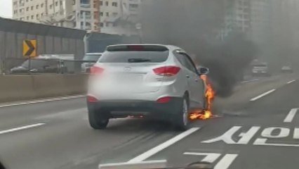경인고속도로 서인천 나들목 부근에서 SUV 차량 화재 / YTN