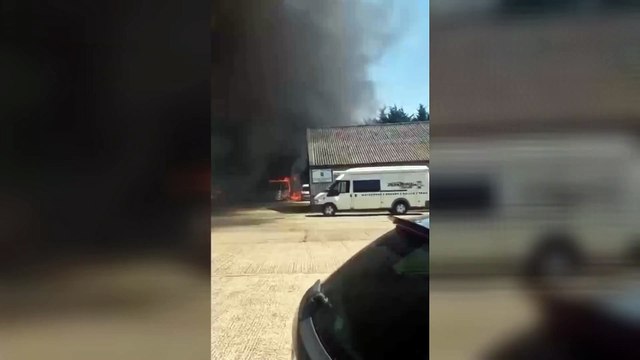 Car tyres and five vehicles go up in flames
