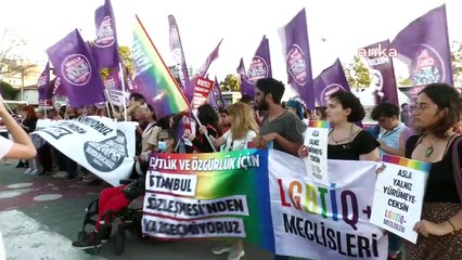 İstanbul Sözleşmesi kararı sonrası kadınlar meydanlarda