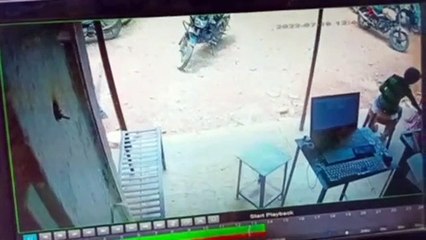 Video : दुकान पर कागज मांगने के बहाने घुसे और कर गए ऐसा खेल
