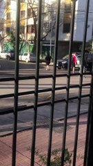 El momento del linchamiento al ladrón de bicis