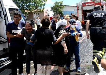 Çorlu'da acı olay: Yanan evlerine hüngür hüngür ağladılar