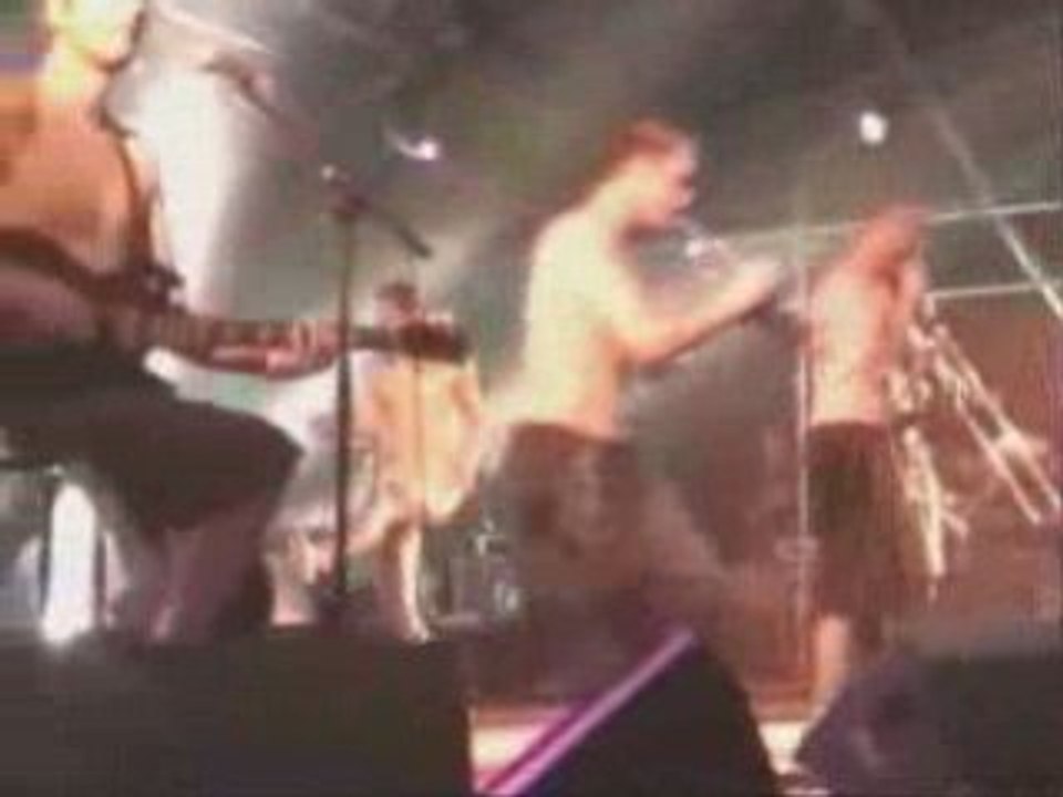 Tout le monde à poil - Les Caméléons 2004