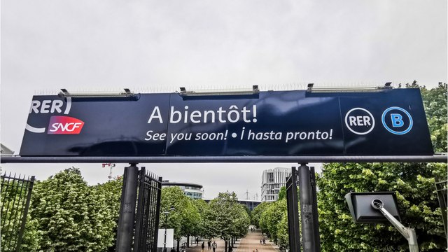 Horreur dans le RER D : les usagers obligés d’évacuer sur les voies sous 40 degrés (VIDÉO)