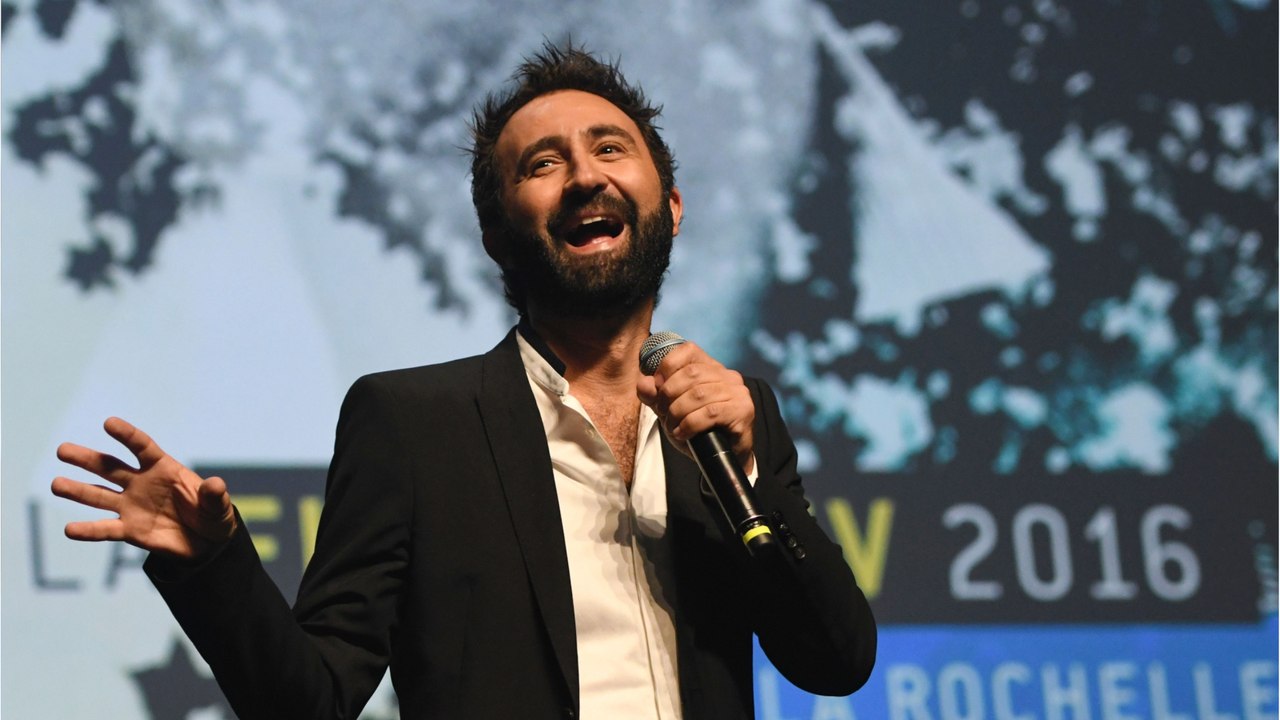 VOICI : Mathieu Madénian a 46 ans : ce métier qu'il a exercé avant de devenir humoriste