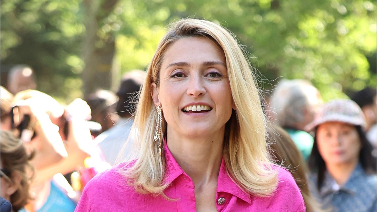GALA VIDEO - Mort de Dani – Julie Gayet révèle la promesse qu’elle lui a faite