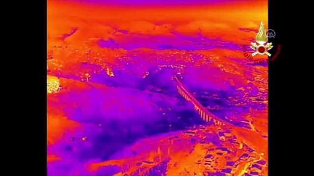 Avrupa'da orman yangınları etkisini sürdürüyor - Orman yangını havadan görüntülendi