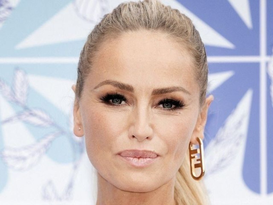 "Bonne à mettre à la poubelle" la sexualité passé 50 ans ? Adriana Karembeu témoigne et dit combien et comment elle s’éclate au lit !