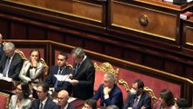 Draghi termina il discorso: pochi gli applausi dalla Lega in Senato