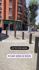 Un hombre asalta la Policía Nacional de Sant Adrià con un martillo