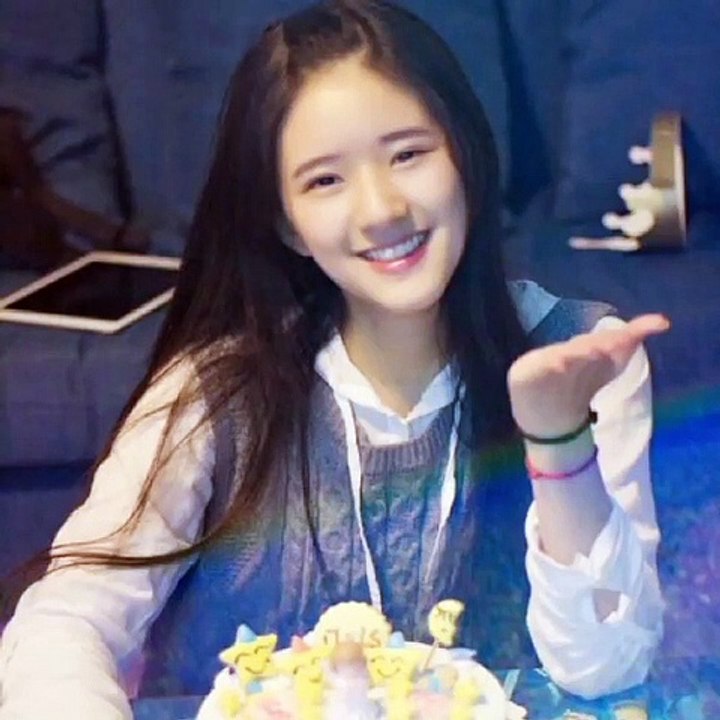 Funny This is Lusi in her very young age   Zhao Lusi's teen cp