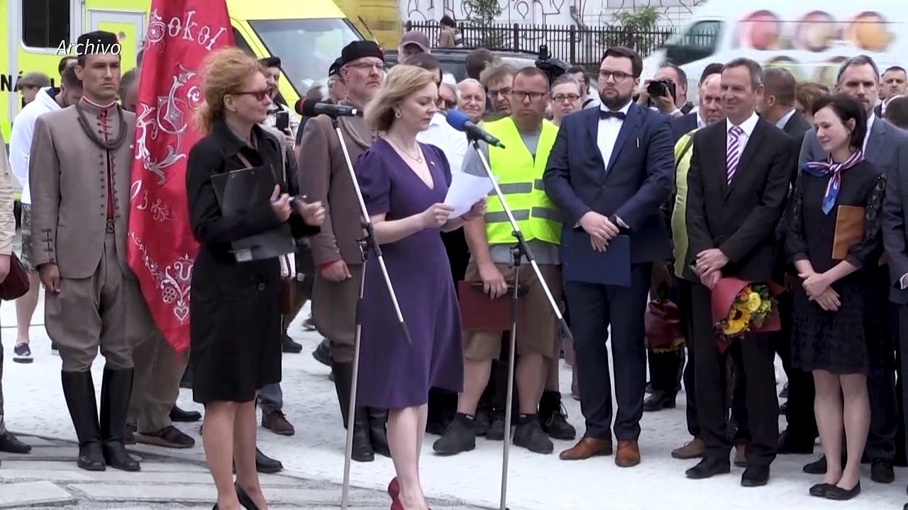 Rishi Sunak y Liz Truss se enfrentarán para suc...